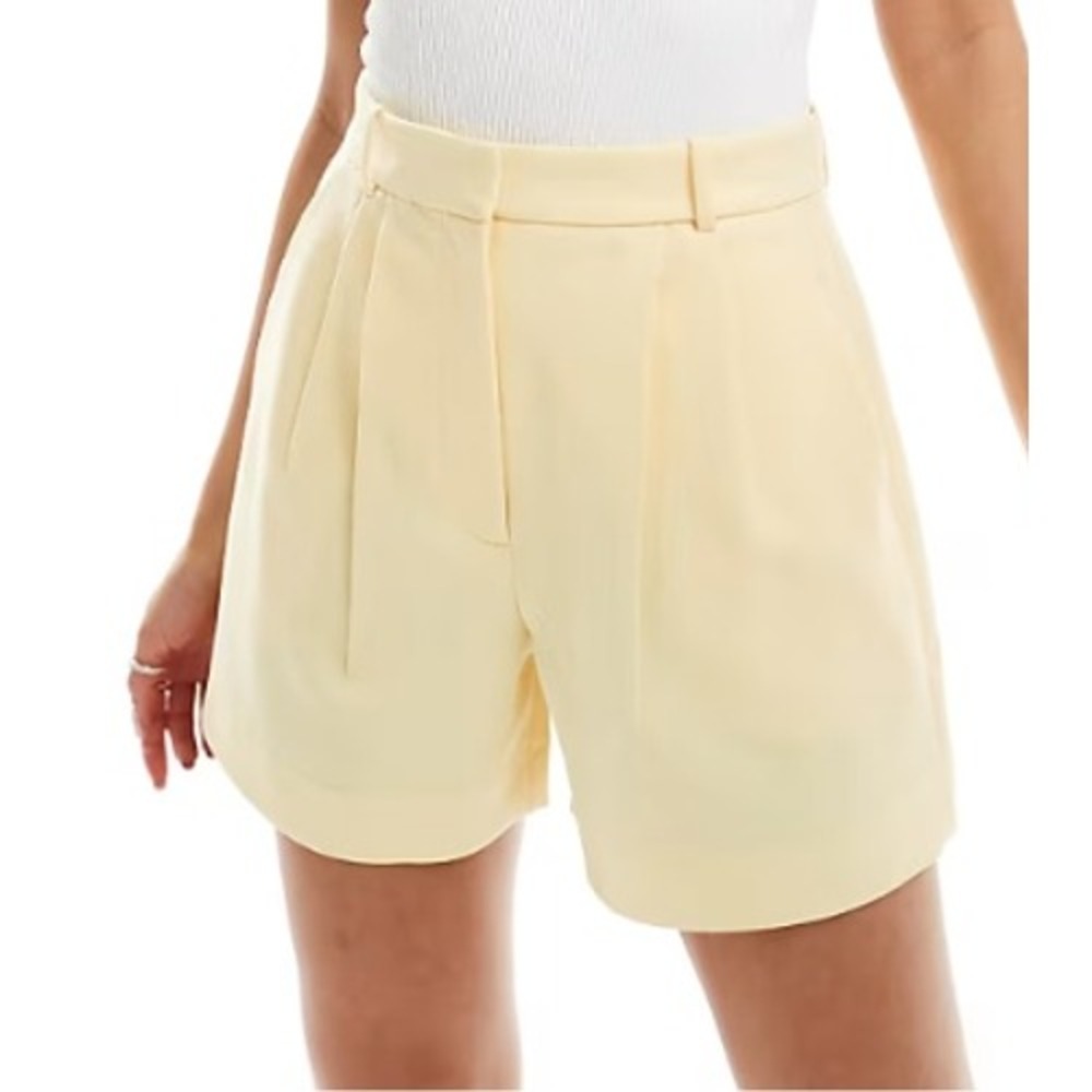 Abercrombie & Fitch Sloane Tailored Short Yellow Women Size 26/2 High Waist